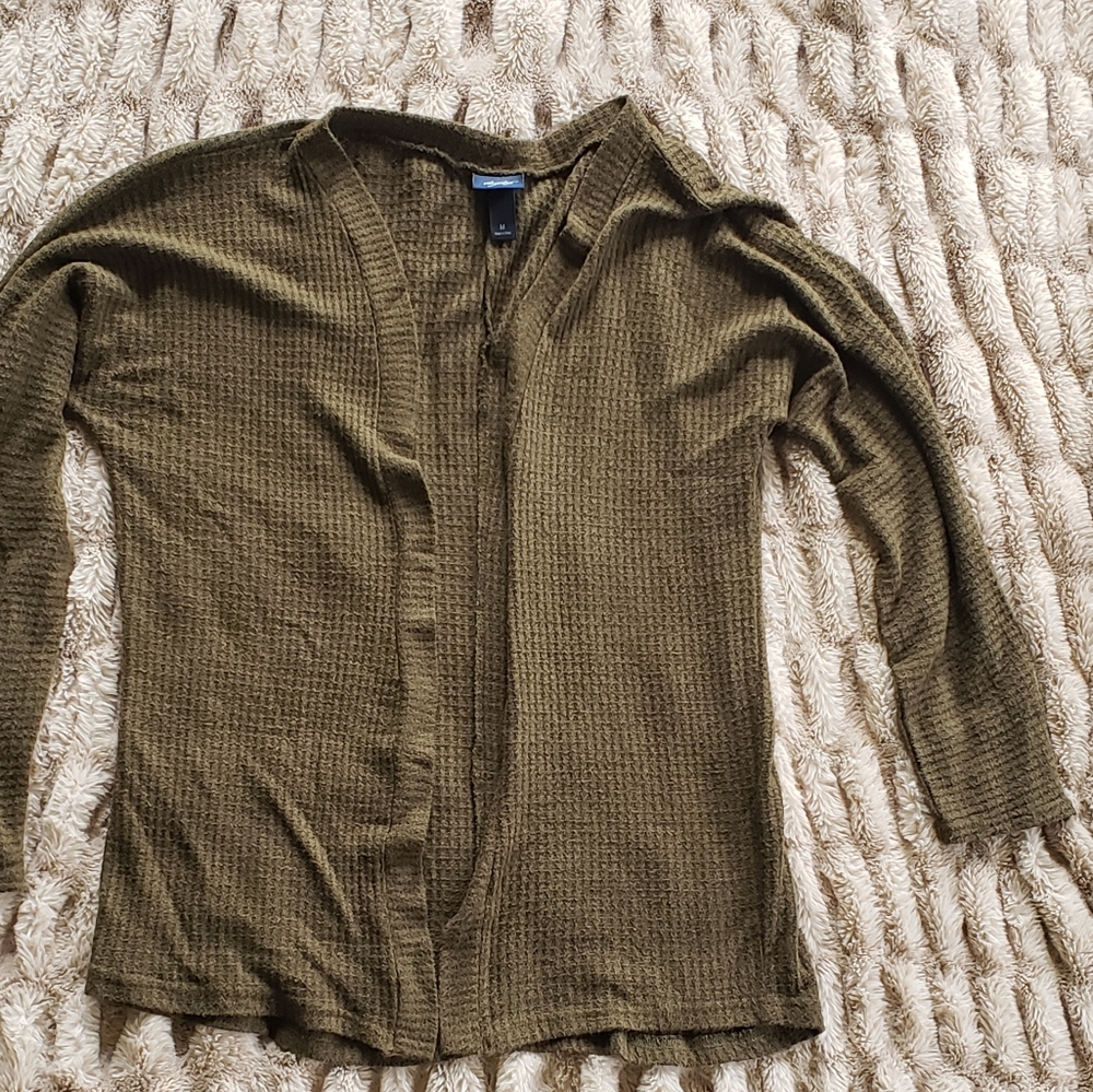 Size MEDIUM Daytrip  womens green cardigan waffle print